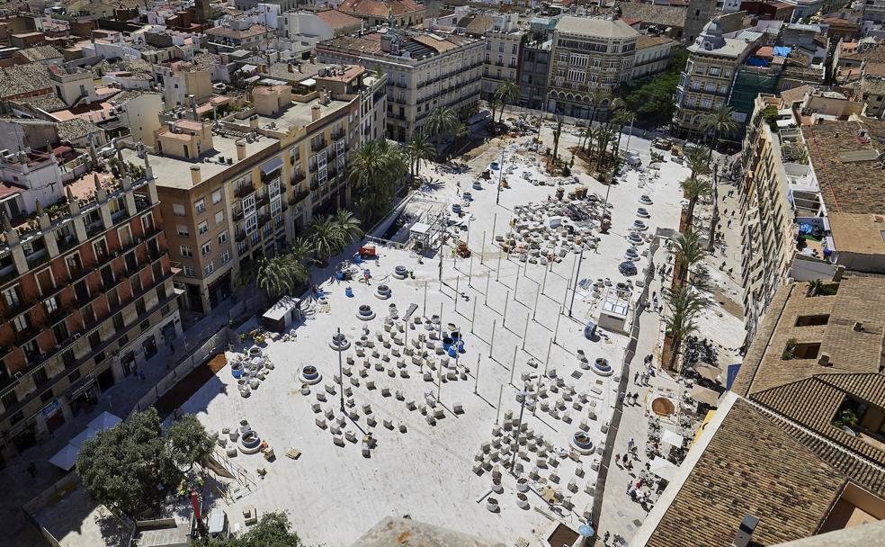 La plaza de la Reina, vista desde la terraza del Micalet. /IVÁN ARLANDIS